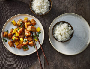 Porc aigre-doux frit avec mangue et sirop d’érable